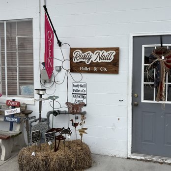 Rusty Naill Pallet & Co - Gift Shops Near Me - Hanover, Pennsylvania Rusty Naill Pallet & Co - Gift Shops Near Me - Hanover, Pennsylvania