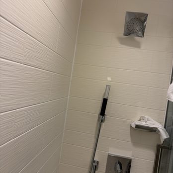 Mystic Marriott Hotel & Spa - Shower - Hotels Near Me - Groton, Connecticut Mystic Marriott Hotel & Spa - Shower - Hotels Near Me - Groton, Connecticut