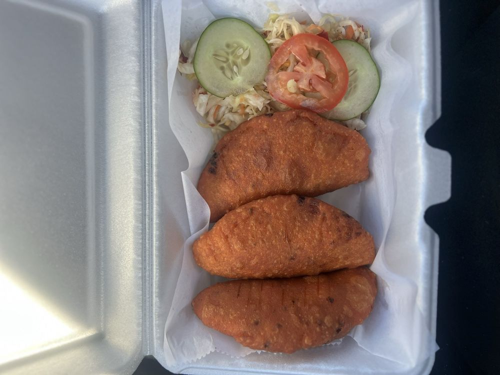 El Salvador Cuisine Pupuseria