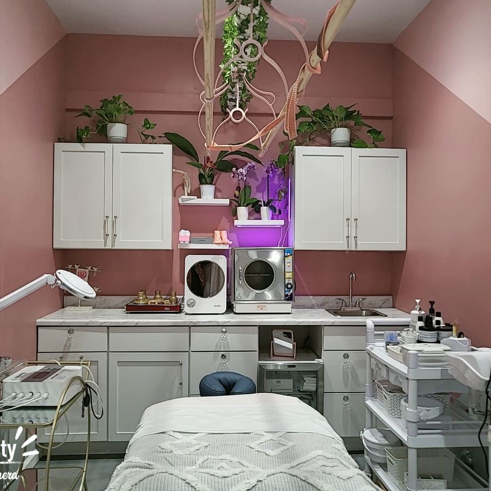 M Beauty Spa Logo
