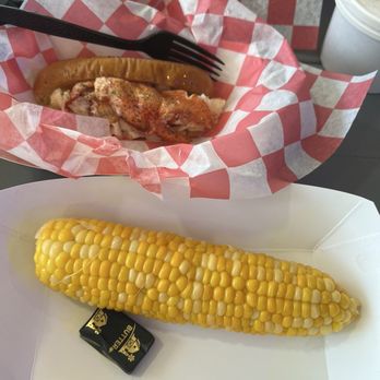 Acadia Lobster - Warm lobster with butter, New England style & corn on the cob - Seafood Near Me - Trenton, Maine Acadia Lobster - Warm lobster with butter, New England style & corn on the cob - Seafood Near Me - Trenton, Maine