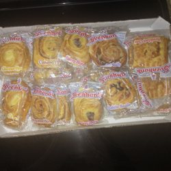 Svenhard's Swedish Bakery - In-Store Goodies Svenhard's Danishes