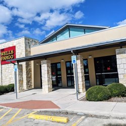 Wells Fargo Bank - Outside