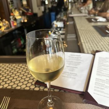 Madison & Vine - Happy Hour Chardonnay - New American Near Me - New York, New York Madison & Vine - Happy Hour Chardonnay - New American Near Me - New York, New York
