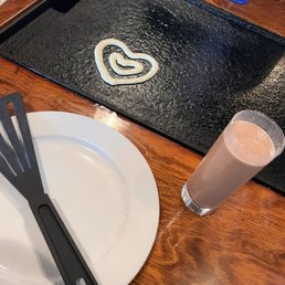 Griddle table, chocolate milk