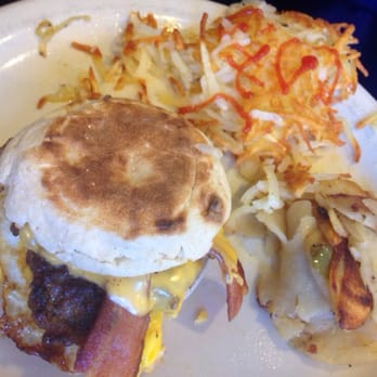 Shorty's Diner - Sausage egg n cheese sammich with bacon and hash browns! - Diners Near Me - Williamsburg, Virginia Shorty's Diner - Sausage egg n cheese sammich with bacon and hash browns! - Diners Near Me - Williamsburg, Virginia