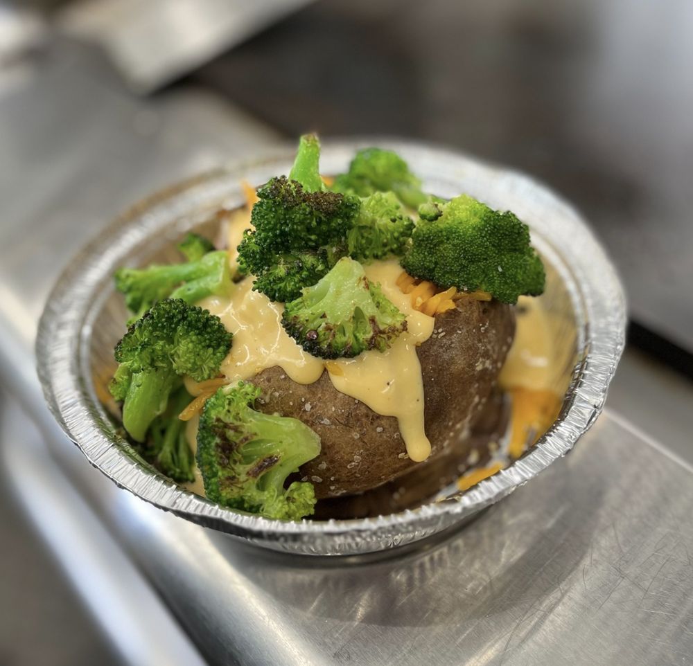 BEST SPUDZ Updated August 2024 17 Photos Des Moines, Iowa Food Trucks Phone Number Yelp