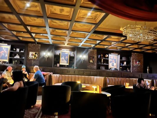 Still G.I.N. Lounge By Dre and Snoop by null