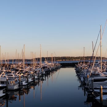 Palisade - View of the marina at sunset - Seafood Near Me - Seattle, Washington Palisade - View of the marina at sunset - Seafood Near Me - Seattle, Washington
