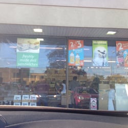 7-Eleven - Front of the store partially