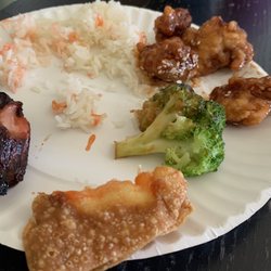 Lucky Kitchen - Teriyaki sticks,sesame chicken and cream cheese wontons