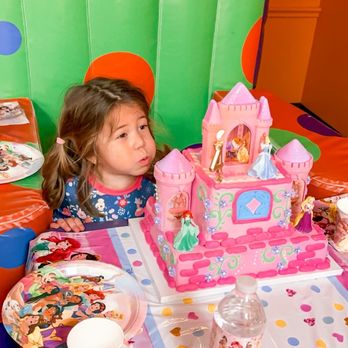 Pump It Up Arlington - Kids Activities Near Me - Arlington, Texas