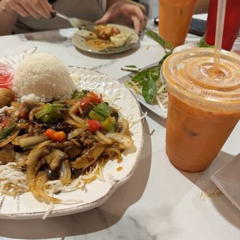Maui Pho - Mongolian beef & thai tea - Asian Fusion Near Me - Bakersfield, California Maui Pho - Mongolian beef & thai tea - Asian Fusion Near Me - Bakersfield, California