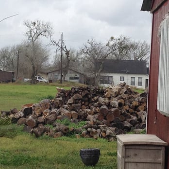 McMillans - Barbeque Near Me - Fannin, Texas