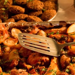 Palmyra - Herzhafte Hauptgerichte: z.B. Lamm-Spieße, Koteletts, Kuskus, Moussaka, Kabab, Reisgerichte.