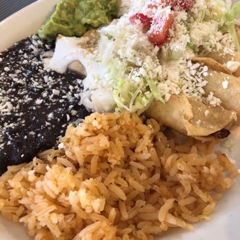 Licha's Restaurant - Mexican Near Me - Hawthorne, California