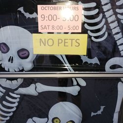 Eagle Lake Campgrounds & Marina - No pets in the store