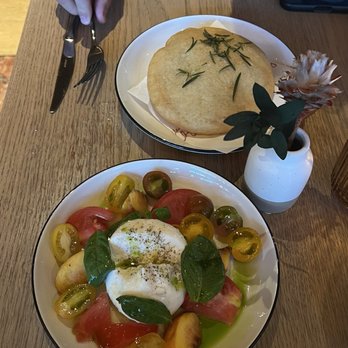 Little Ruby's Dallas - Burrata with pita bread - Australian Near Me - Dallas, Texas Little Ruby's Dallas - Burrata with pita bread - Australian Near Me - Dallas, Texas
