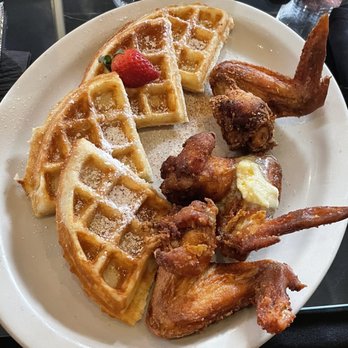 Five Central - Fried Chicken and Waffles - New American Near Me - Houston, Texas