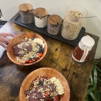 Waffle and Berry - Açaí bowls - Waffles Near Me - Honolulu, Hawaii