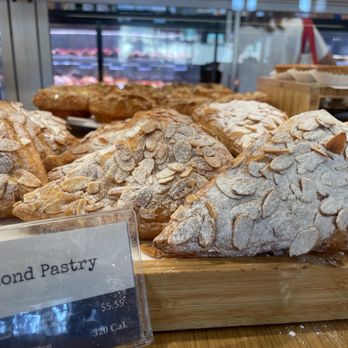 Paris Baguette - Almond Pastry - Coffee & Tea Near Me - Alexandria, Virginia Paris Baguette - Almond Pastry - Coffee & Tea Near Me - Alexandria, Virginia