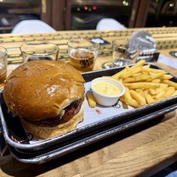 Restaurace Výtopna - Burger - Czech Near Me - Prague, Puerto Rico Restaurace Výtopna - Burger - Czech Near Me - Prague, Puerto Rico
