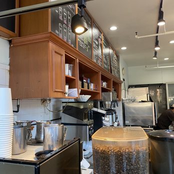 Connecticut Muffin - a view of a coffee shop - New American Near Me - Brooklyn, New York