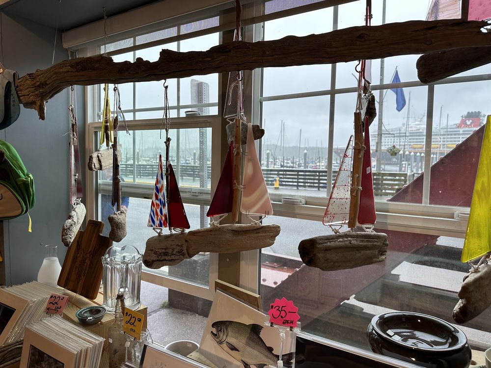 ALASKA NORTHERN LIGHTS Updated September 2024 14 Photos 28 Creek