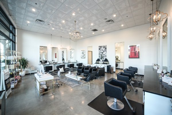 Surreal Beauty Nashvillle | Barber | Blowout Bar by null