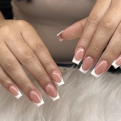 Ladi's Unisex Salon - Perfect french