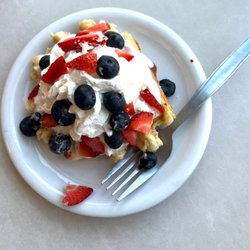 Stylus and Crate - Berries & Cream Waffle