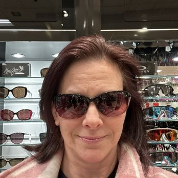 Sunglass Hut - Sunglasses Near Me - Fairlawn, Ohio Sunglass Hut - Sunglasses Near Me - Fairlawn, Ohio