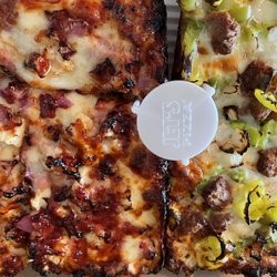 Jet's Pizza - BBQ Chicken and Eugene Supreme