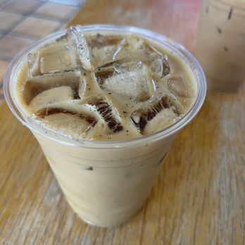 Rose Park Coffee Roasters - Iced sweet latte with vanilla syrup and oat milk - Coffee & Tea Near Me - Long Beach, California Rose Park Coffee Roasters - Iced sweet latte with vanilla syrup and oat milk - Coffee & Tea Near Me - Long Beach, California