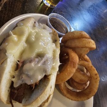 Broadway Brewhouse & Mojo - French dip - Cajun/Creole Near Me - Nashville, Tennessee