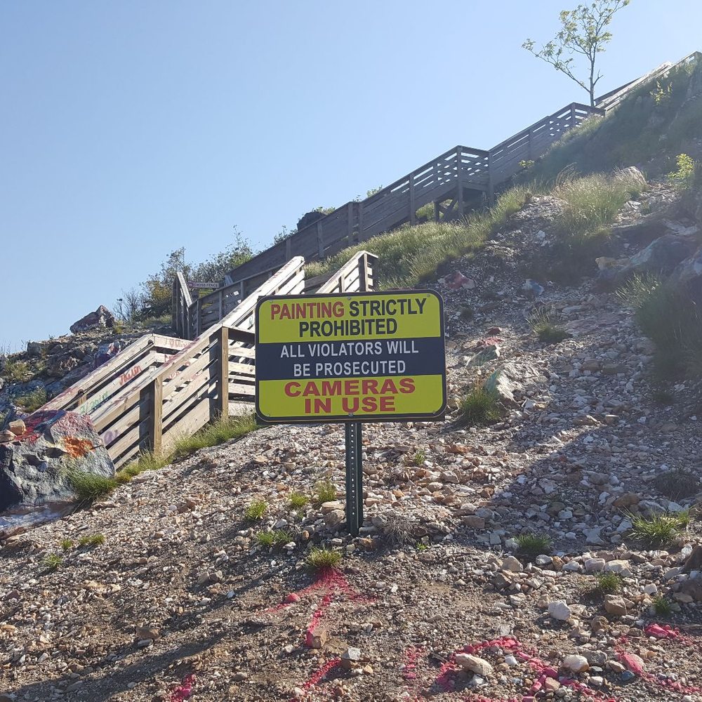 Bell Mountain - Ugh, cannot always have nice things cause someone always mess it up for others - Parks Near Me - Hiawassee, Georgia