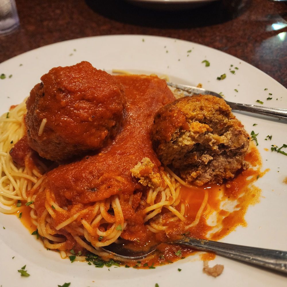 Spaghetti and meat balls are delicious!! Spaghetti and meat balls are delicious!!