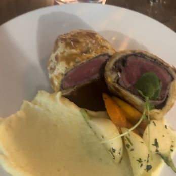 Gordon Ramsay Steak - Beef Wellington - Steakhouses Near Me - Elizabeth, Indiana Gordon Ramsay Steak - Beef Wellington - Steakhouses Near Me - Elizabeth, Indiana