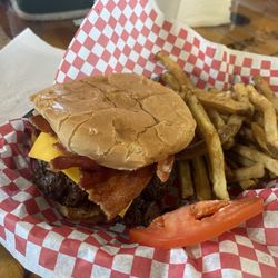 LE's Burgers - Absolutely amazing burger!!! I got the bacon burger w/fries and special sauce! LE is super sweet and the family atmosphere is incredible!