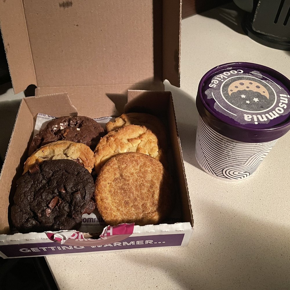 Insomnia Cookies - Deluxe 6-Pack - Desserts Near Me - Miami Beach, Florida