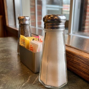 Sherwood Diner - salt and pepper shakers - Diners Near Me - Westport, Connecticut Sherwood Diner - salt and pepper shakers - Diners Near Me - Westport, Connecticut
