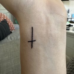 Diamond body Art - HORRIBLE LINES, WORST SERVICE