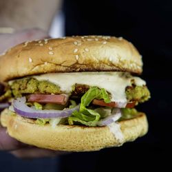 Swift Grill - Falafel Burger
Vegan Favorite
Our Delicious Falafel Gets Smashed & Topped With Lettuce, Tomato, Onion, Hummus And Tahini Sauce