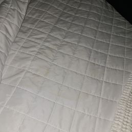 This was our comforter.. they did replace it with a new one. This was our comforter.. they did replace it with a new one.