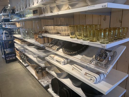 Crate & Barrel by null