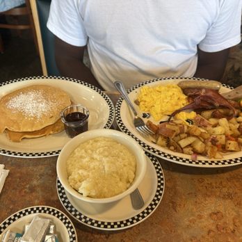 Black Bear Diner - Breakfast - Breakfast & Brunch Near Me - Vista, California