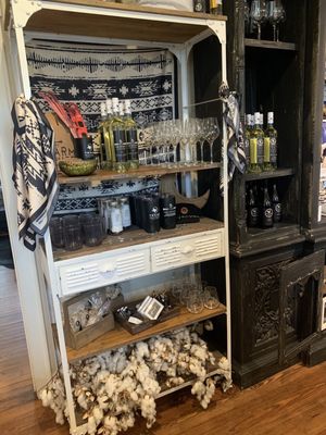 Farmhouse Vineyards Marketplace & “Tipsy” Trailer by null