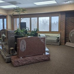 North Chicago Memorials