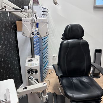 Warby Parker Oakbrook Center - The exam room/chair - Eyewear & Opticians Near Me - Oak Brook, Illinois