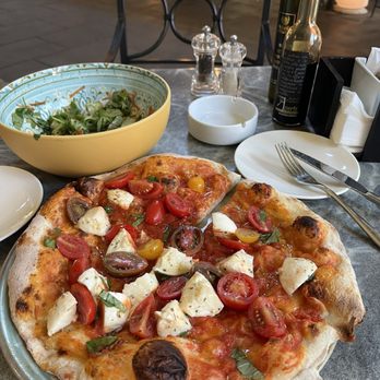 Doney - La Bufalina - 26 Focaccia with cherry tomatoes, buffalo mozzarella and basil. - Seafood Near Me - Rome, RM